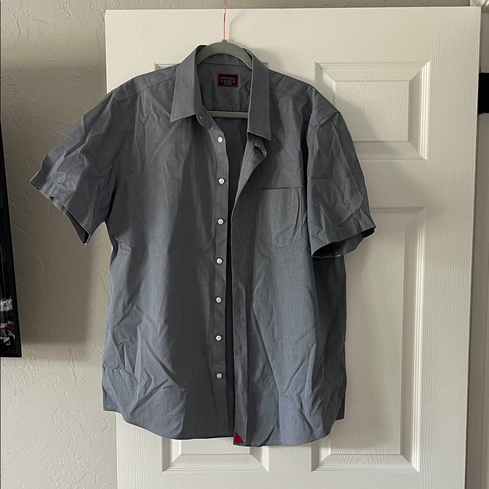 UNTUCKit Short-Sleeve Button-Down Shirt in Gray